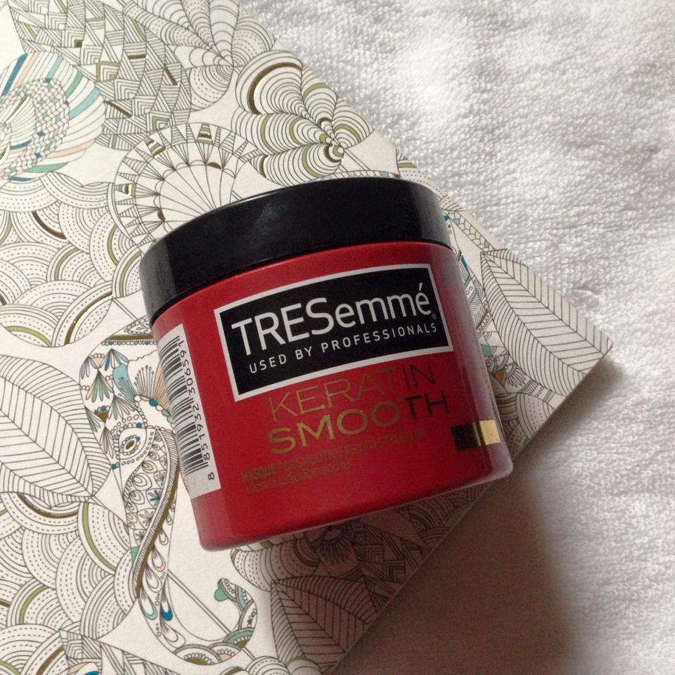 Kem ủ tóc Tresemme Keratin Smooth Deep Treatment Masque