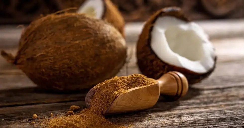 ủ tóc bằng bã cà phê và dầu dừa