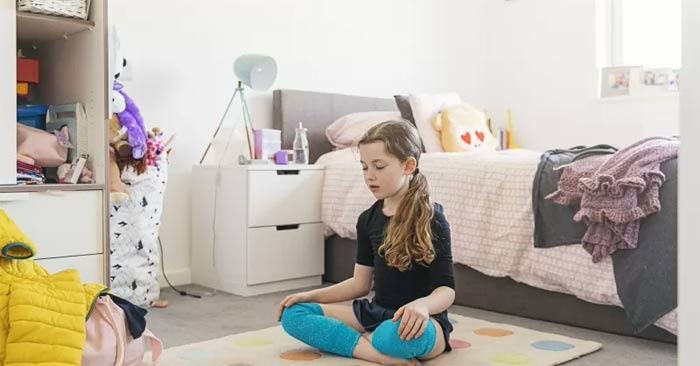 Giúp trẻ thư giãn, giảm áp lực để ngăn ngừa tóc bạc sớm