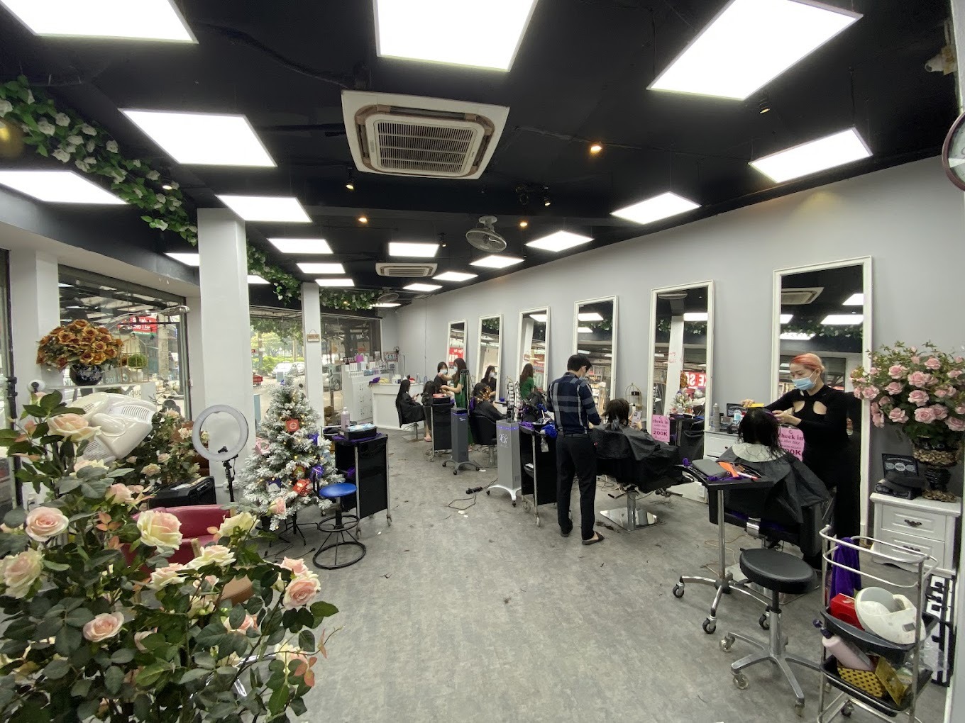 Salon Dương Tây nổi tiếng tại Hà Nội