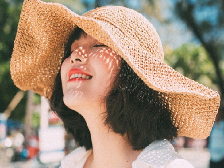 Việc bảo vệ tóc khỏi các tác động của nắng, bụi bẩn là điều không thể thiếu