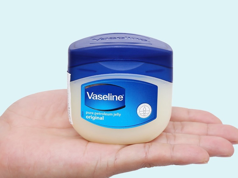 Lợi ích khi dưỡng tóc bằng Vaseline